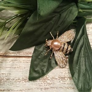 COPY - Bee Brooch